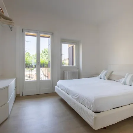 Διαμέρισμα Bright Modern Flat In Centre *