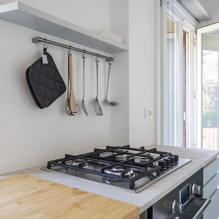 Bright Modern Flat In Centre Μιλάνο