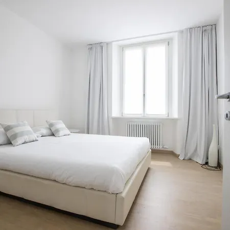Bright Modern Flat In Centre Διαμέρισμα *