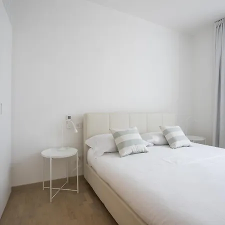 Bright Modern Flat In Centre * 밀라노
